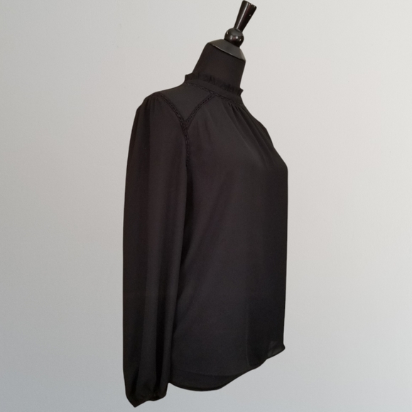 ❤️❤️FREE❤️❤️with any purchaseLoft Blouse - Picture 4 of 10